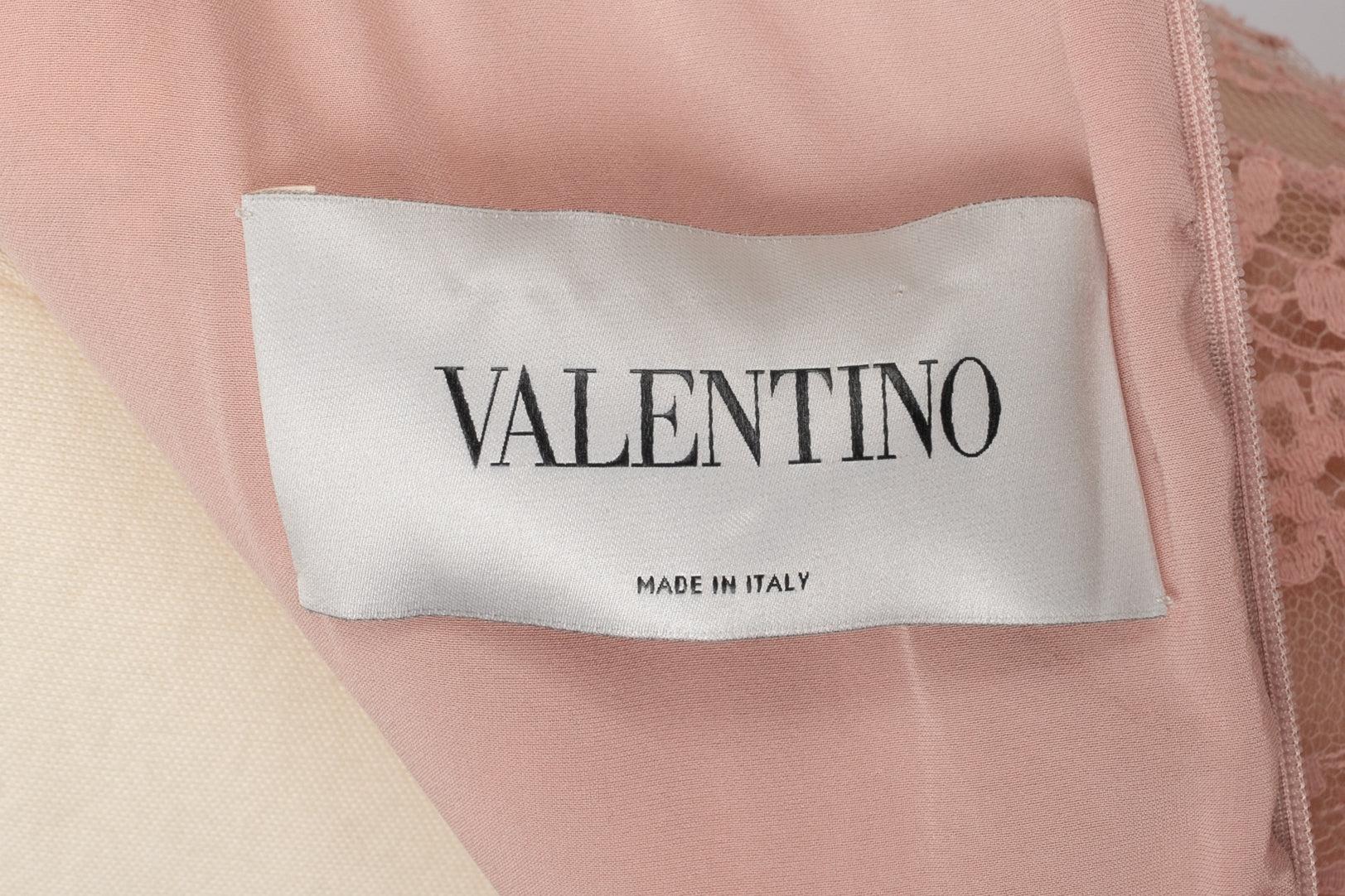 Valentino Long Pink Lace and Silk Dress For Sale 4