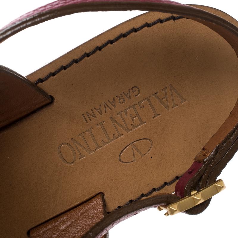 Valentino Maroon Leather Fringed Coin Detail Thong Sandals Size 37.5 In Good Condition In Dubai, Al Qouz 2