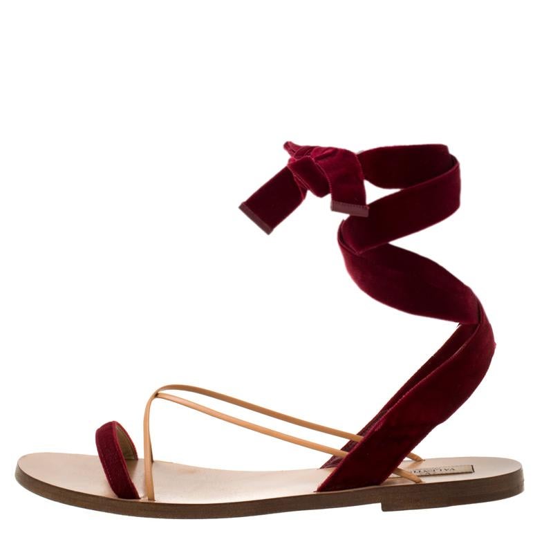 Valentino Maroon Velvet and Leather Open Toe Flat Ankle Wrap Sandals Size 40 In Good Condition In Dubai, Al Qouz 2