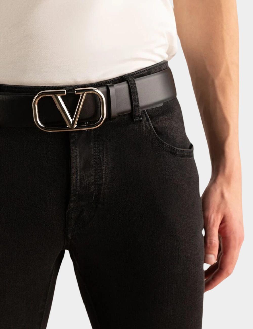 Valentino Men's VLogo Leather Belt In Good Condition In Amman, JO