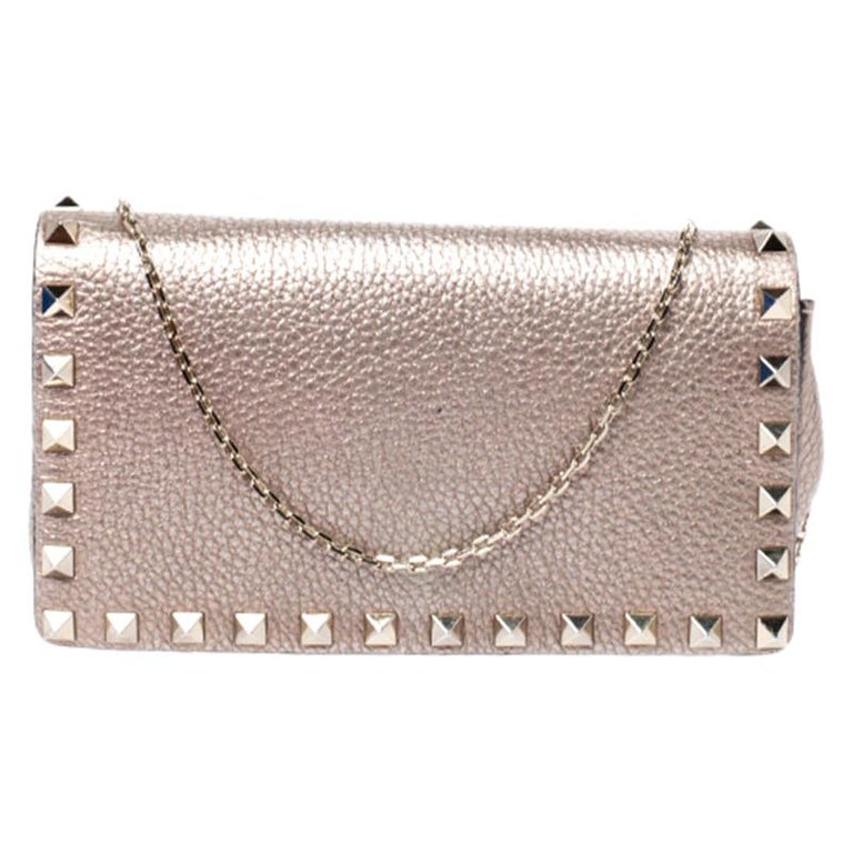 Valentino Metallic Beige Leather Rockstud Chain Clutch Bag For Sale at