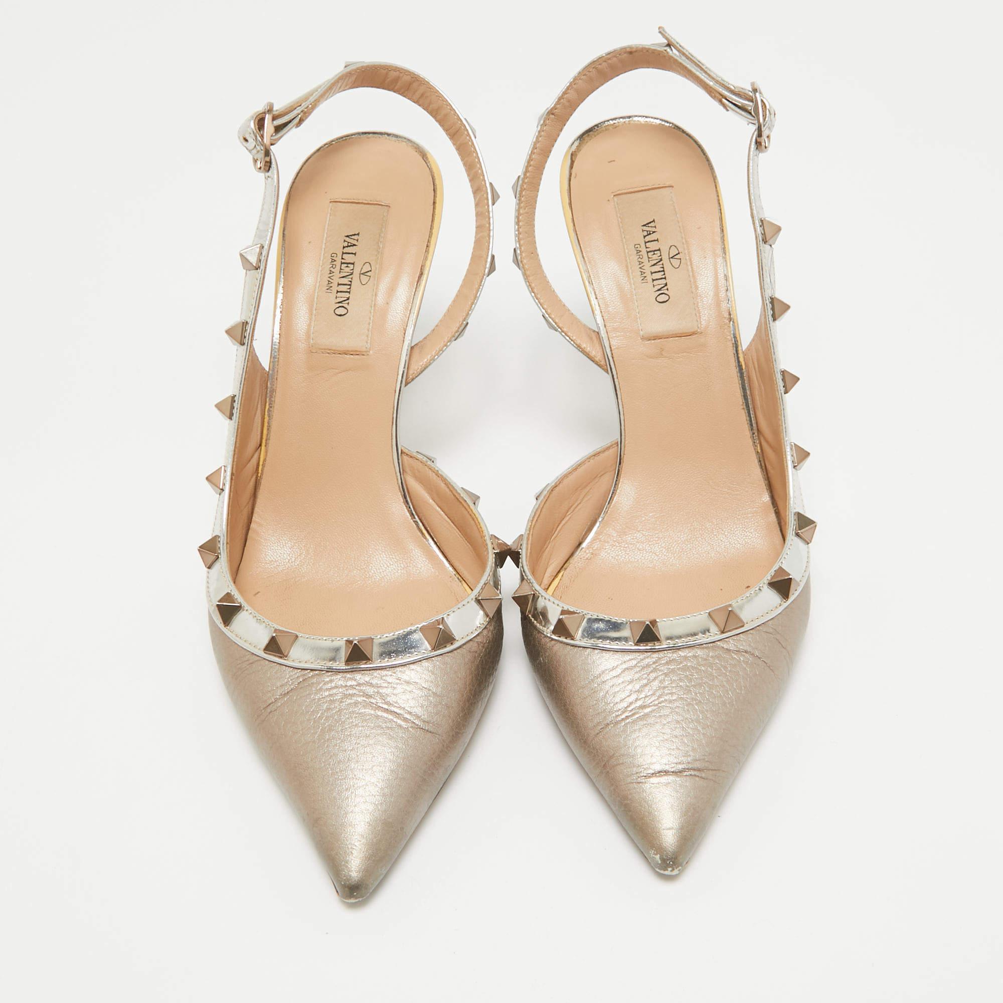 Valentino Metallic Beige Patent and Leather Rockstud Slingback Pumps Size 38 In Fair Condition In Dubai, Al Qouz 2