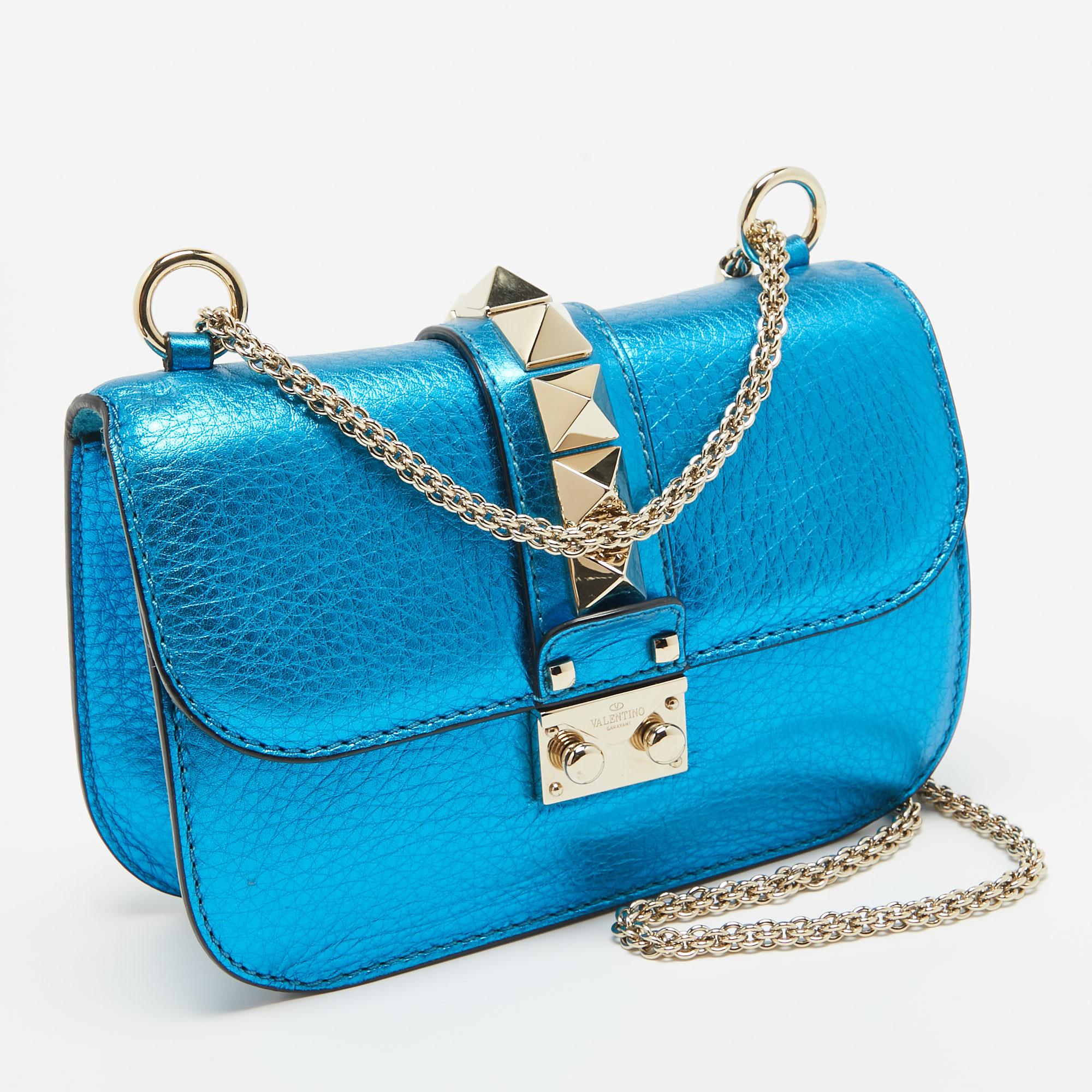 Valentino Metallic Blue Leather Small Rockstud Glam Lock Flap Bag In Good Condition For Sale In Dubai, Al Qouz 2