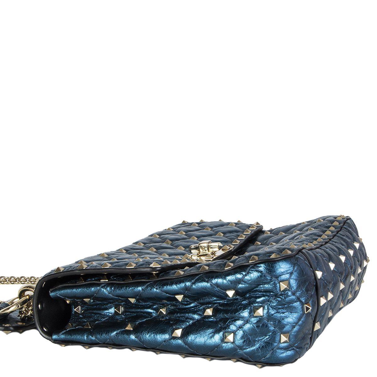 VALENTINO Metallic Blaue gesteppte Leder ROCKSTUD SPIKE MEDIUM Umhängetasche Damen