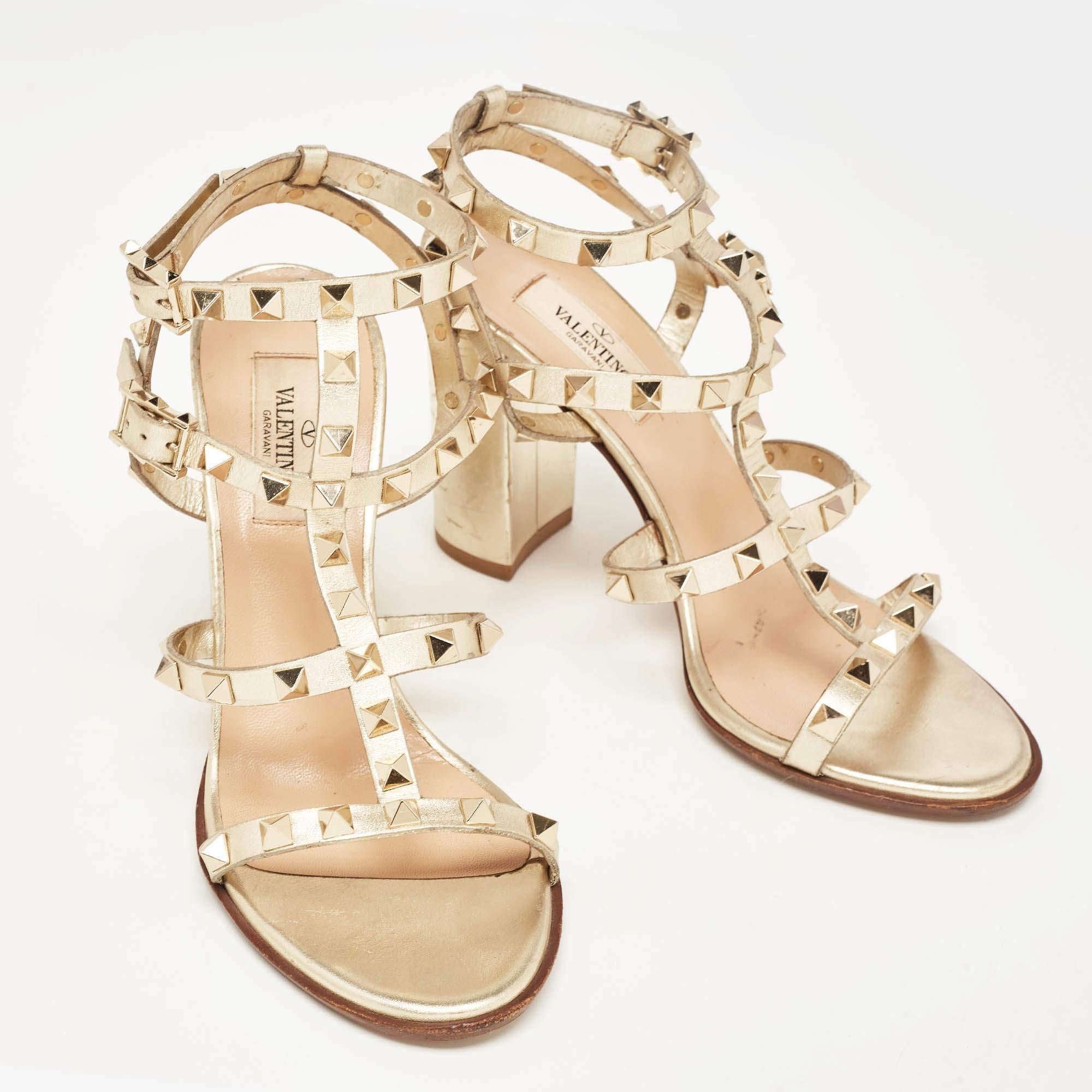 Women's Valentino Metallic Gold Leather Rockstud Strappy Block Heel Sandals Size 37 For Sale