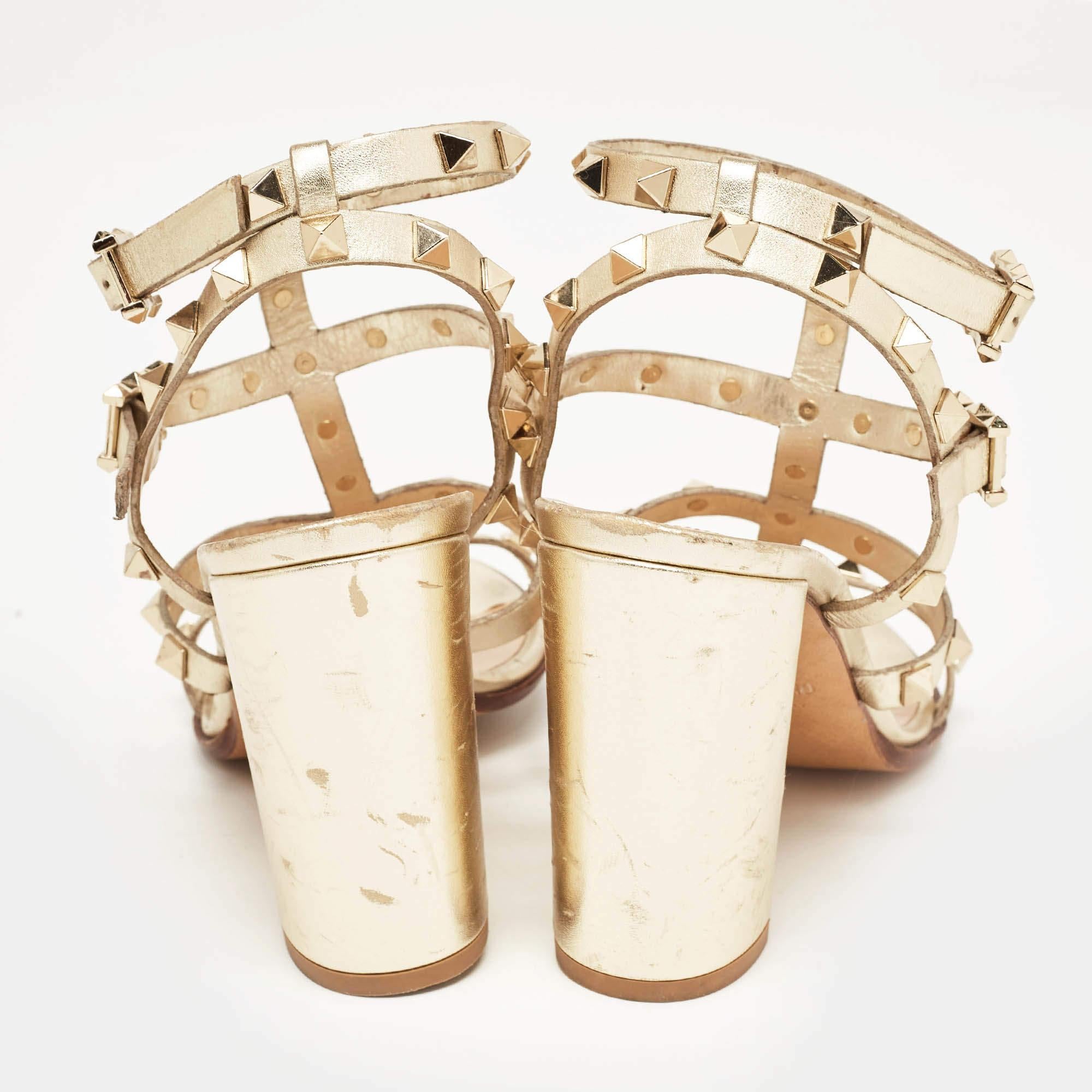 Valentino Metallic Gold Leather Rockstud Strappy Block Heel Sandals Size 37 For Sale 2