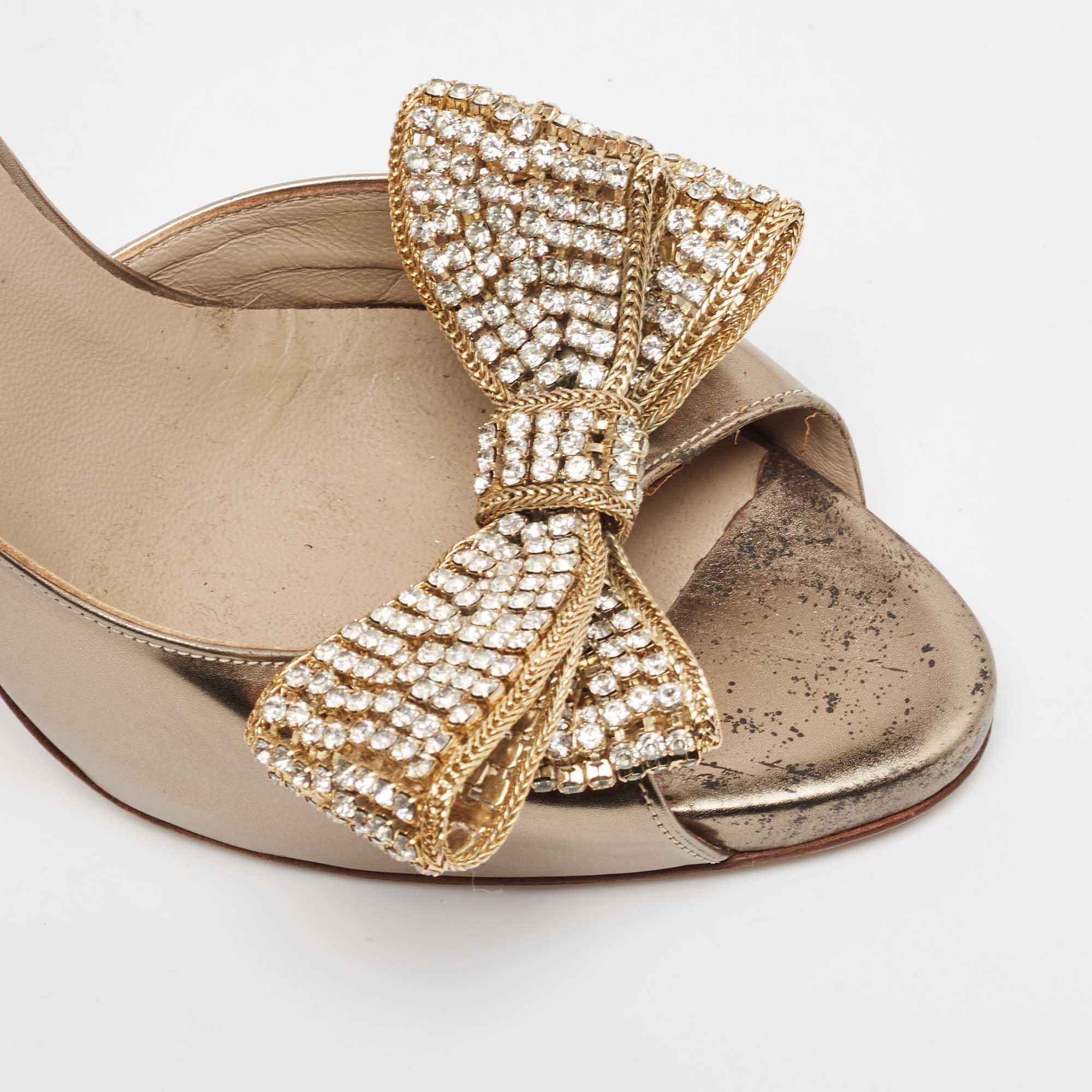 Valentino Metallic Leder Kristall verzierte D'orsay Pumps mit Schleife Größe 37,5 im Angebot 2