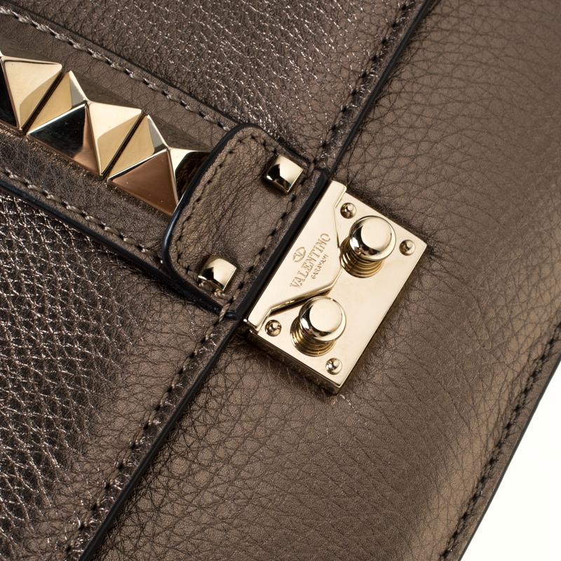 Valentino Metallic Leather Rockstud Medium Glam Lock Flap Bag In Excellent Condition In Dubai, Al Qouz 2