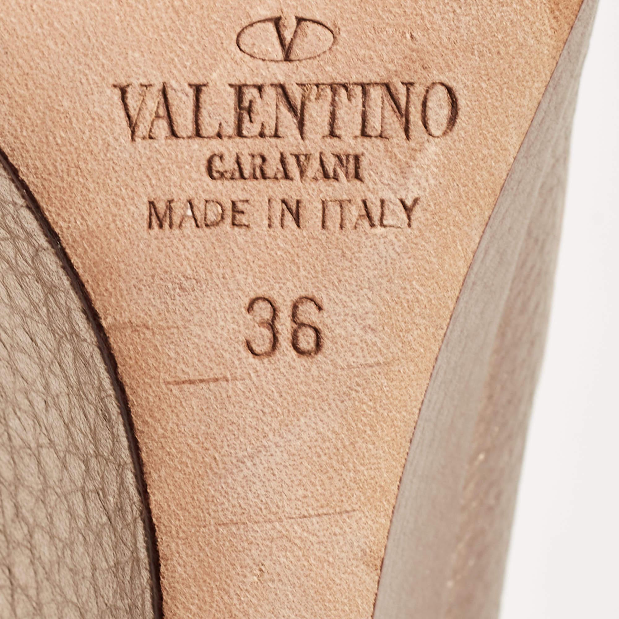 Valentino Metallic Leder Rockstud spitz zulaufende Pumps mit spitzer Zehe Größe 36 im Angebot 4