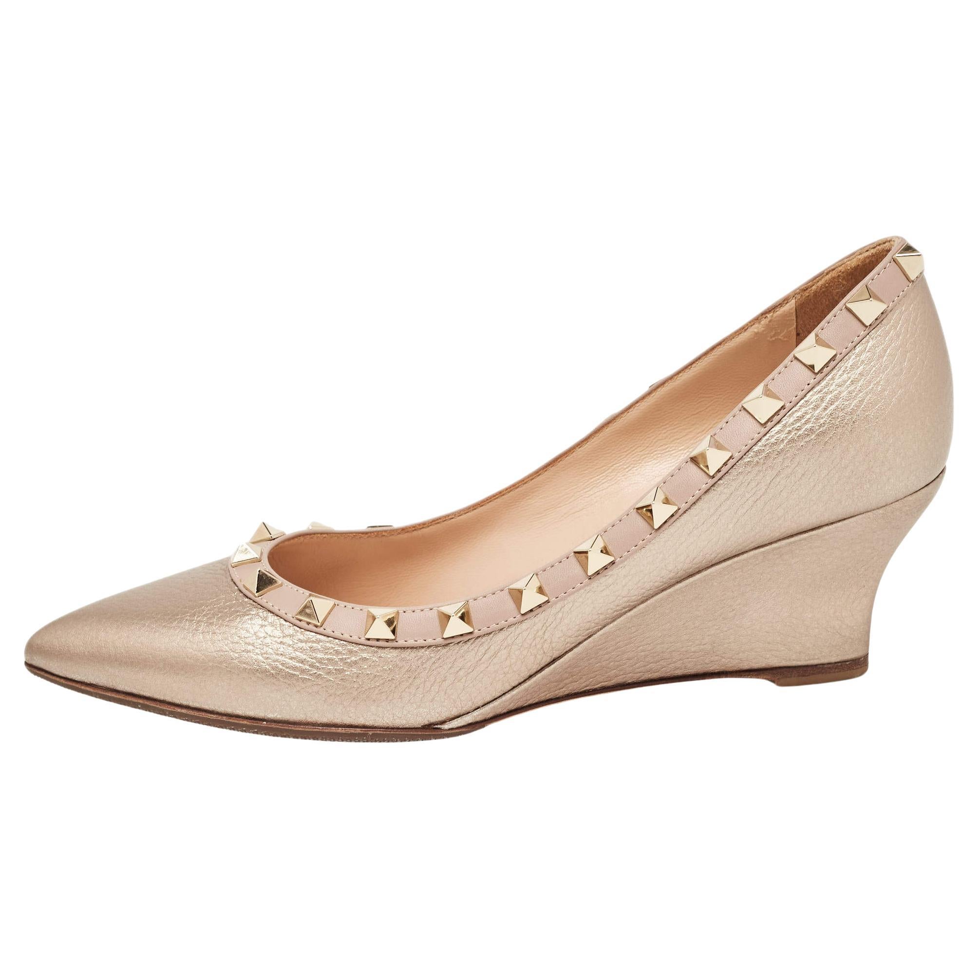 Valentino Metallic Leather Rockstud Pointed Toe Pumps Size 36 For Sale