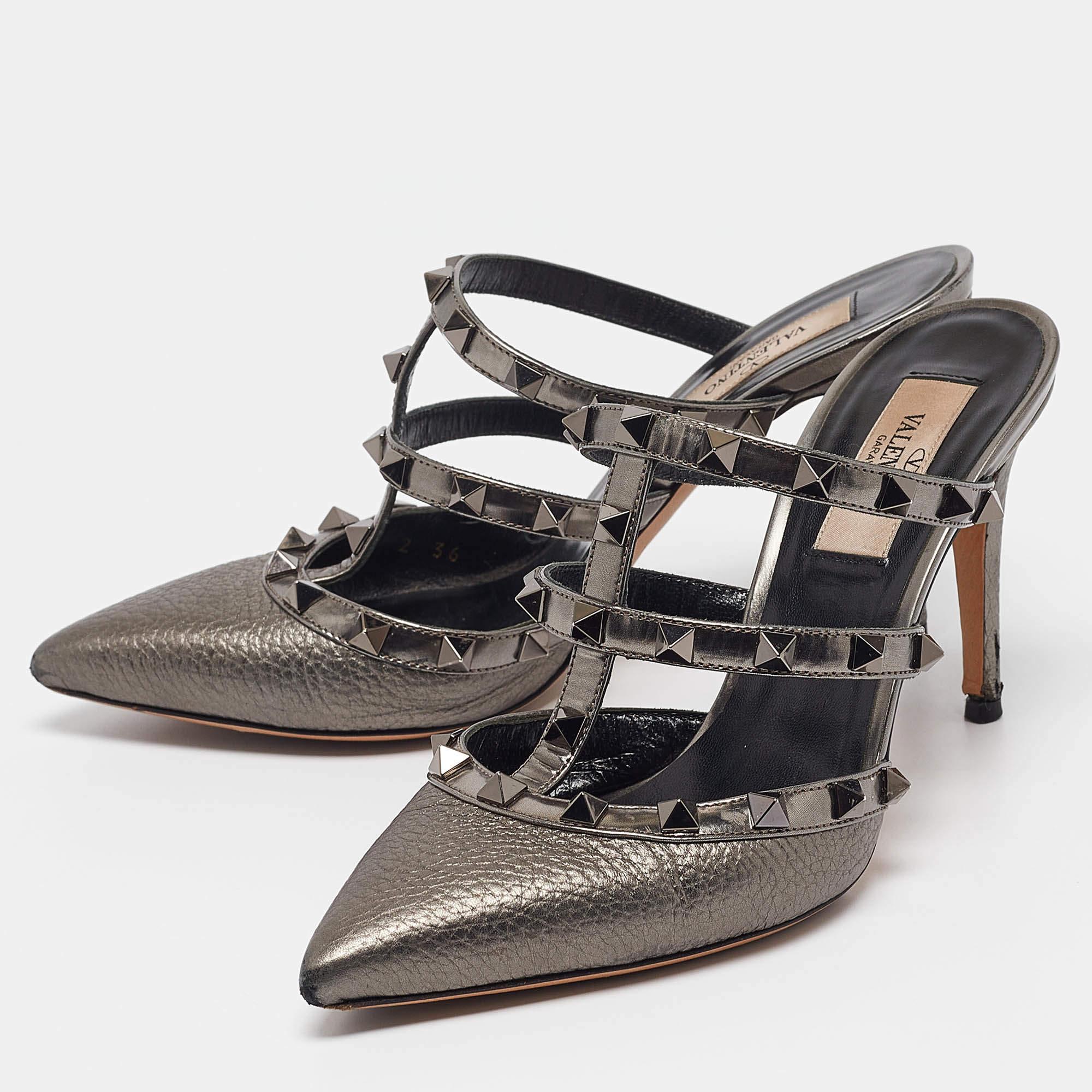 Curvaceous arches a feminine appeal and a well built structure define this set of designer pumps. Coming with comfortable insoles and sleek heels style them with your favorite outfits.