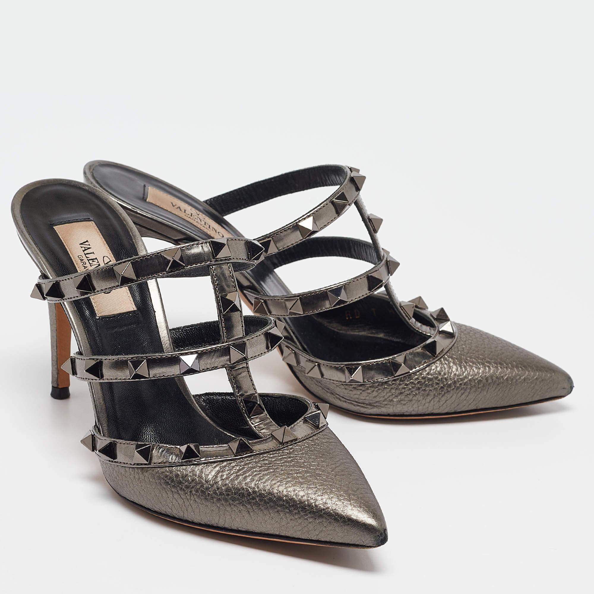 Valentino Metallic Leather Rockstud Pumps Size 36 In Good Condition For Sale In Dubai, Al Qouz 2