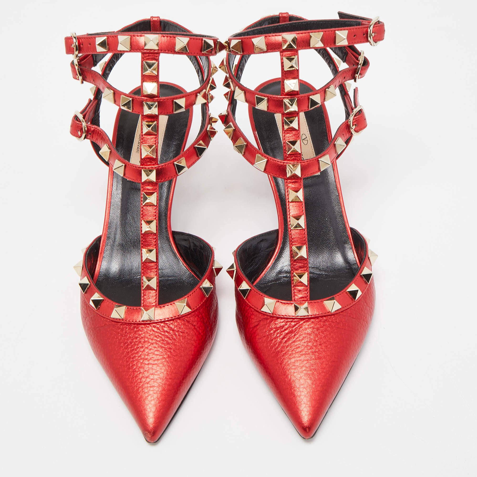 When considering Valentino, three words come to mind: luxurious, bold, and iconic. These gorgeous shoes are crafted from prime quality materials, and the sleek silhouette is adorned with carefully placed Rockstuds. They can be styled with various