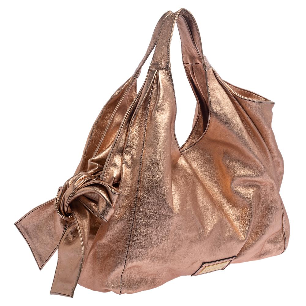 Valentino Metallic Rose Gold Leather Nuage Bow Tote In Fair Condition In Dubai, Al Qouz 2