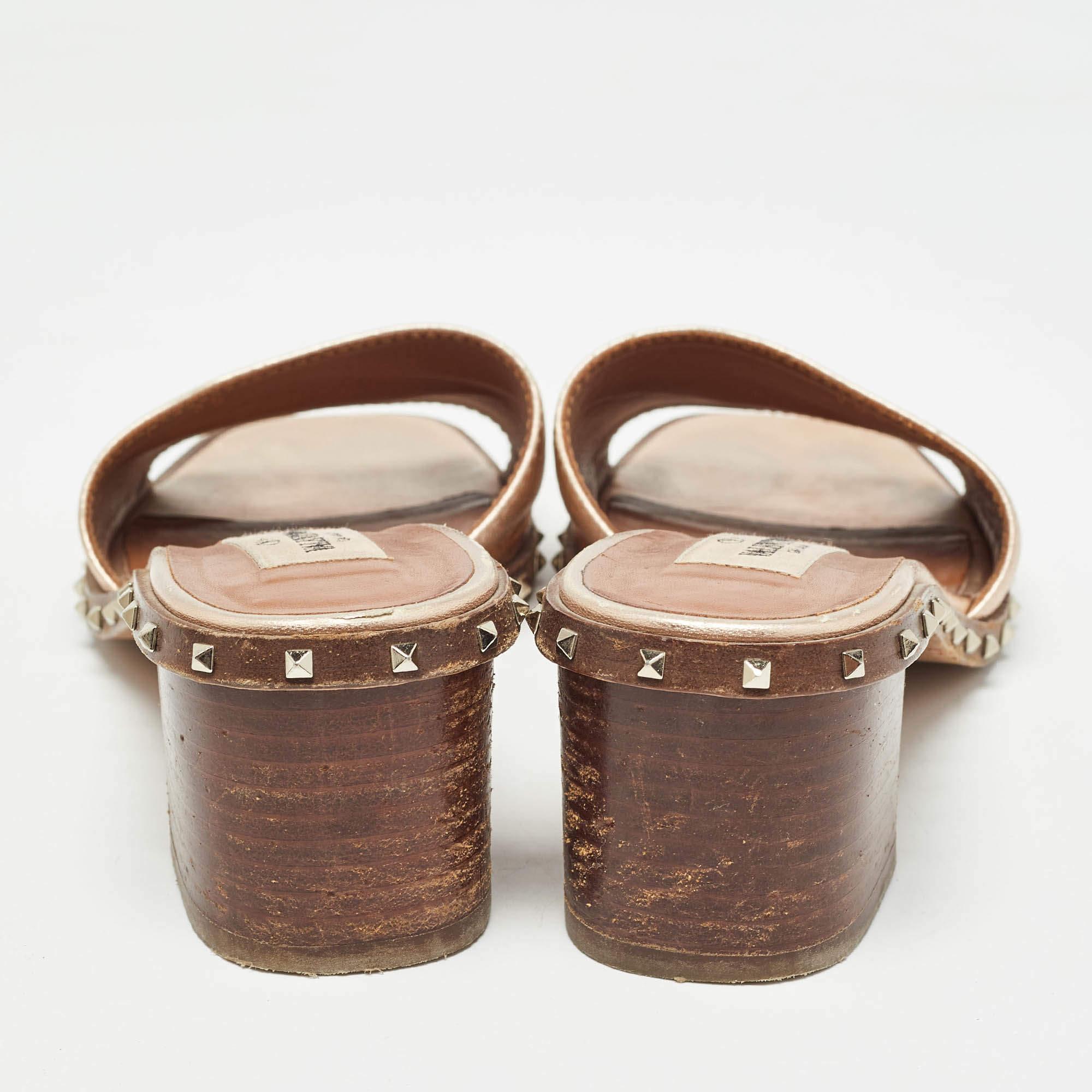 Women's Valentino Metallic Rose Leather Rockstud Slides Size 35