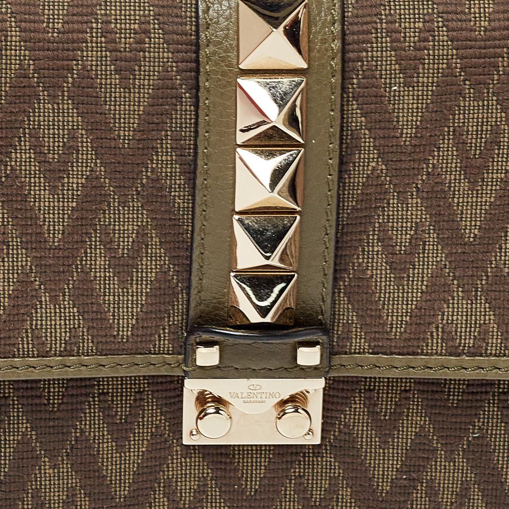 Valentino Military Green V Canvas Rockstud Medium Glam Lock Flap Bag In Good Condition In Dubai, Al Qouz 2