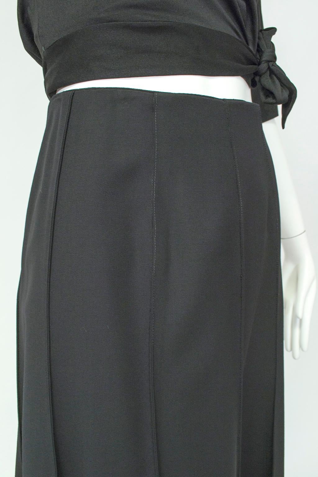 Valentino Minimalist Black Gabardine Swirling Trumpet Midi Skirt - M-L, 1980s For Sale 2