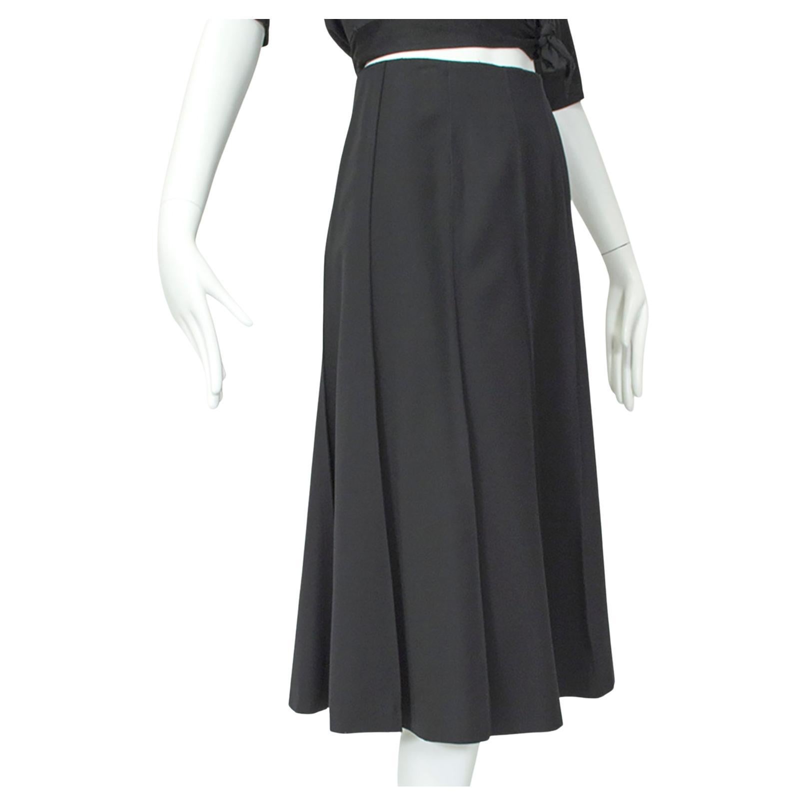 Valentino Minimalist Black Gabardine Swirling Trumpet Midi Skirt - M, 1980s For Sale