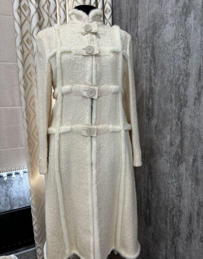 Valentino mink coat In Good Condition For Sale In Алматинский Почтамт, KZ