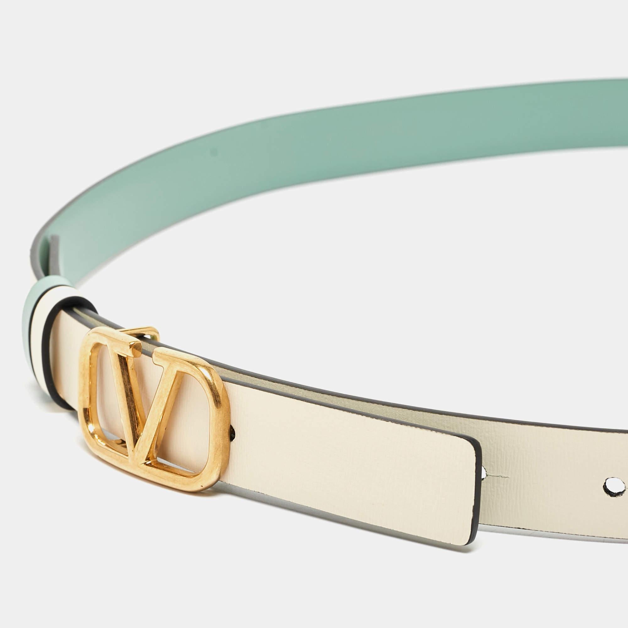 Valentino Mint Green/Cream Leather VLogo Reversible Slim Belt 85 CM In Good Condition In Dubai, Al Qouz 2