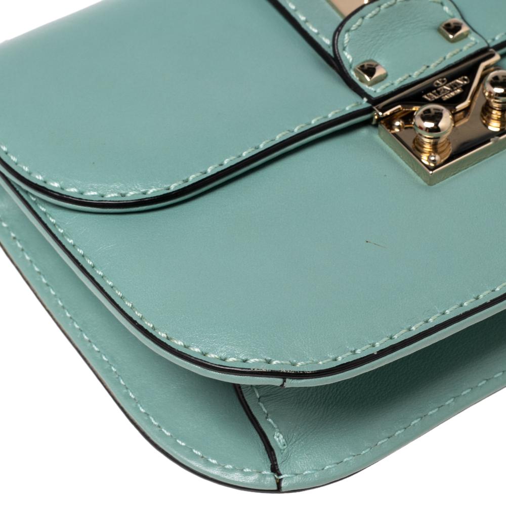 Valentino Mint Green Leather Small Rockstud Glam Lock Flap Bag In Good Condition In Dubai, Al Qouz 2
