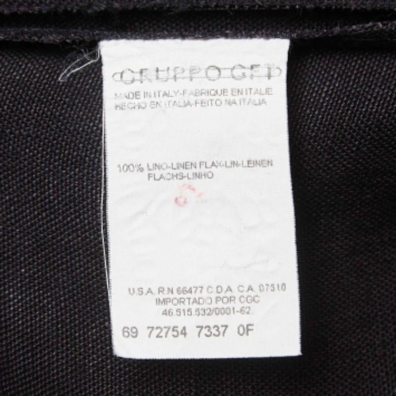 Prova la gioia di una sartoria esperta con questo abito firmato da donna. Realizzato meticolosamente, offre una vestibilità impeccabile e dettagli di lusso, assicurando un comfort impareggiabile. Questa splendida creazione eleverà il tuo stile senza