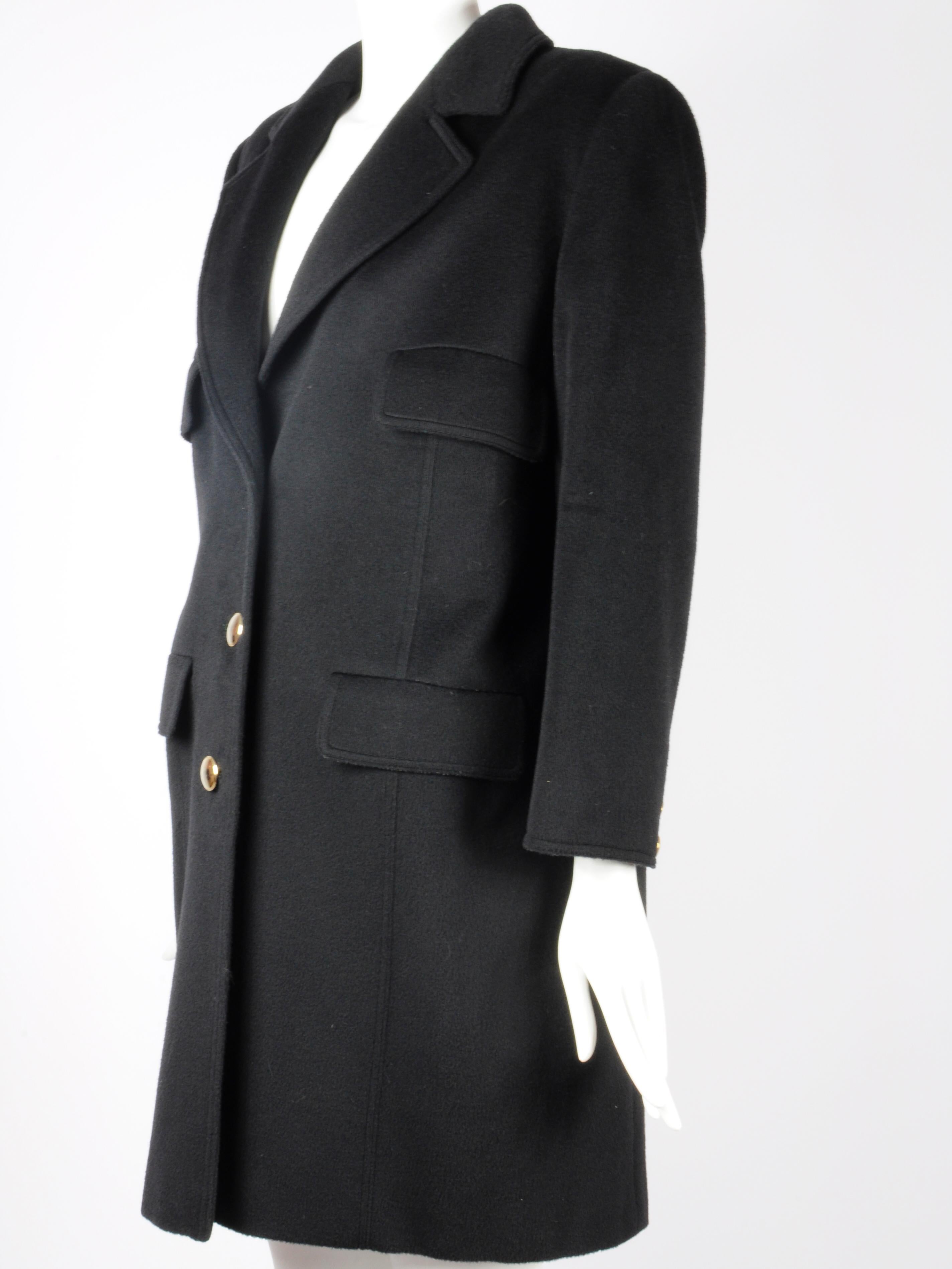 Valentino Miss V Coat Wool and Cashmere with Golden Buttons 1990s In Good Condition For Sale In AMSTERDAM, NL