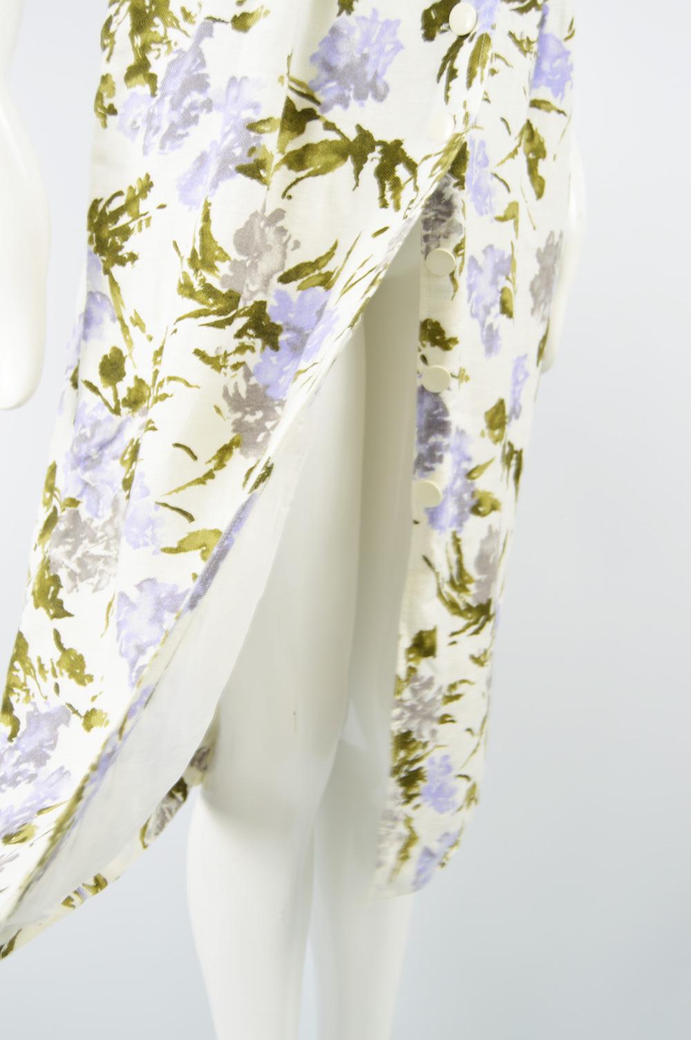 Valentino Miss V Vintage White & Lilac Floral Print Linen Dress, 1980s For Sale 3