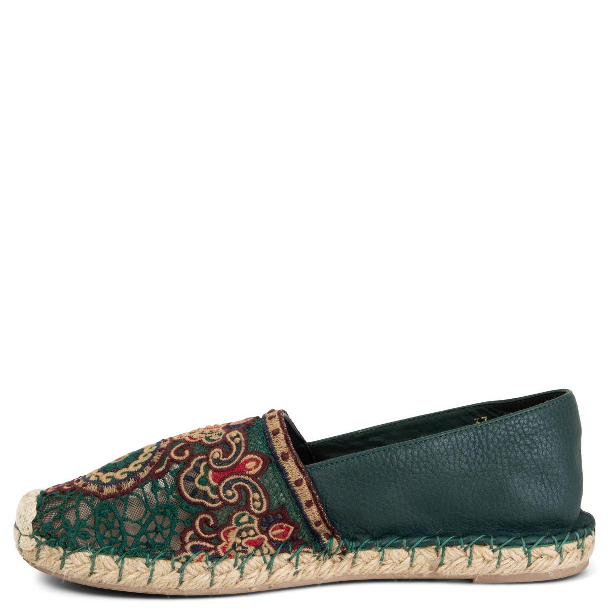 Noir VALENTINO Espadrilles plates en cuir vert mousse ornées de dentelle 37 en vente