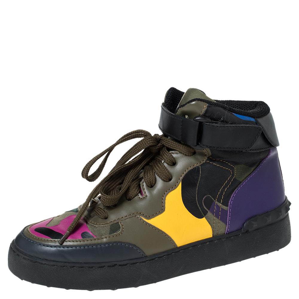 Express your style in these super-stylish sneakers from the house of Valentino! They are carefully crafted from quality canvas as well as leather, and designed with multiple colors and camouflage pattern. You are sure to receive both comfort and