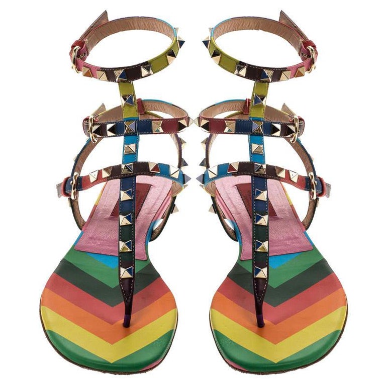 valentino thong rockstud flat sandals