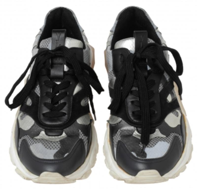 Valentino Zapatillas bajas de malla y ante multicolor talla 38 en Bastante bueno estado para la venta en Dubai, Al Qouz 2
