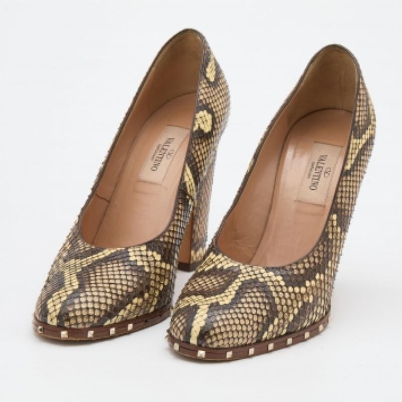 Queste décolleté sono un'ottima scelta se vuoi aggiungere un paio di scarpe di classe e versatili. Il paio è stato realizzato utilizzando solo i migliori materiali per garantire un'usura duratura.