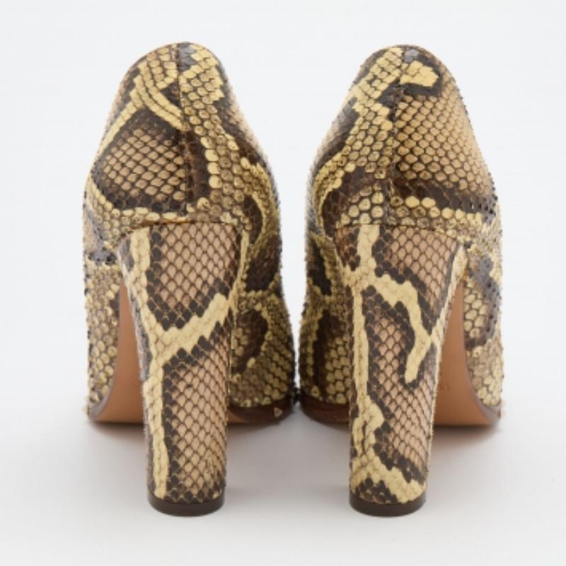 Marrone Valentino Pumps con borchie in pelle di pitone multicolore misura 37,5 in vendita