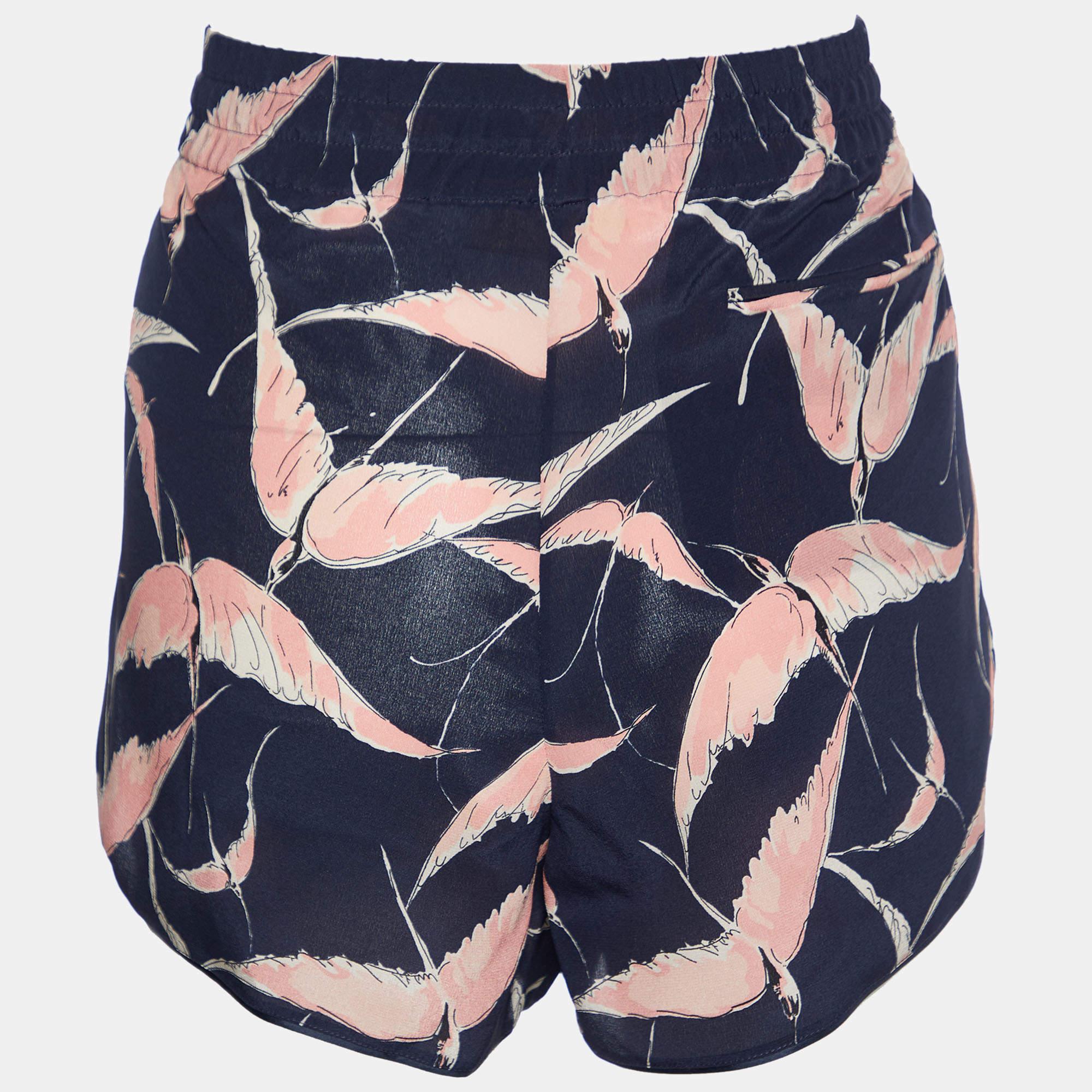 Beachy vacations call for a stylish pair of shorts like this. Stitched using high-quality fabric, this pair of shorts is styled with classic details and has a superb length. Wear it with T-shirts.

Includes: Brand Tag