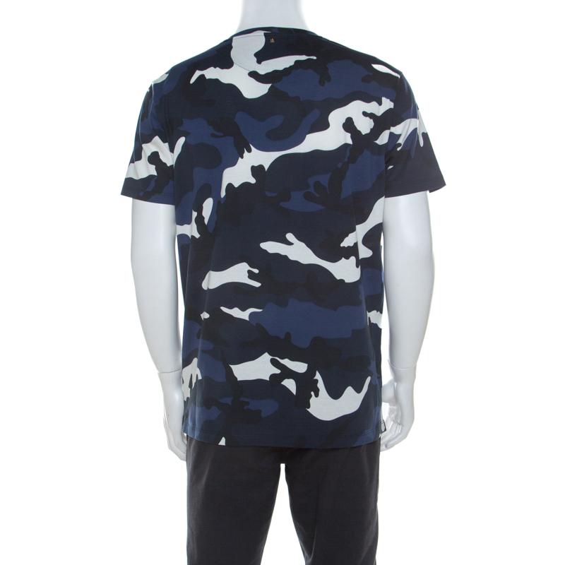 Add the hint of luxury fashion to your casual style with this cotton t-shirt from Valentino! It brings a crew neck, short sleeves, and camouflage prints all over. You can team it with a pair of jeans and sneakers.

Includes: The Luxury Closet