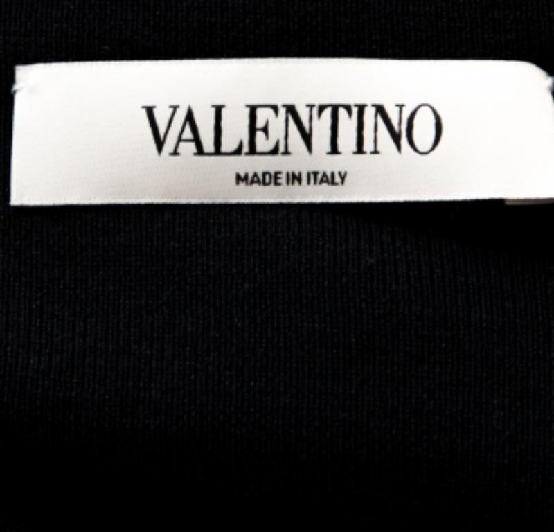 Valentino Marineblaue Strickjacke mit Spitzenbesatz und Wasserfallfront aus Strick M im Zustand „Gut“ im Angebot in Dubai, Al Qouz 2