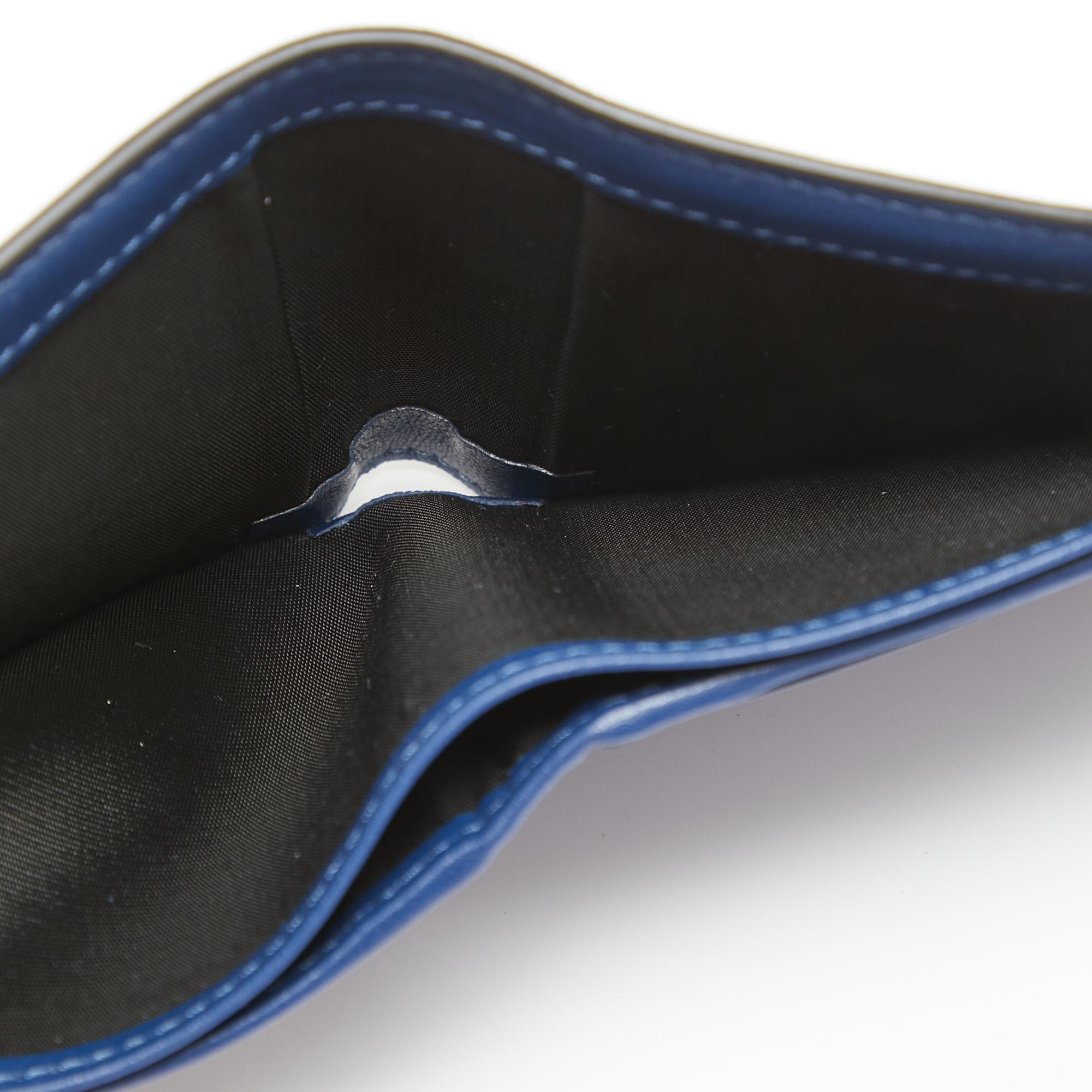 Valentino Marineblaue Bifold-Brieftasche aus Leder mit Nieten und Nieten Herren im Angebot