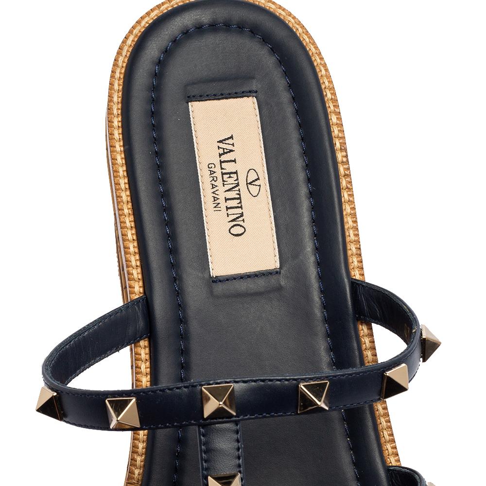 Valentino Navy Blue Leather Rockstud Cork Platform Slide Sandals Size 40 In Excellent Condition In Dubai, Al Qouz 2