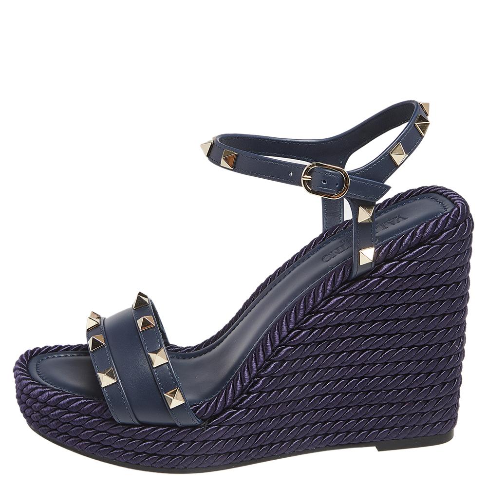 A feminine flair and a chic appeal characterize these stunning shoes. Crafted using quality materials, they will add an opulent charm to your look and complement many looks that you would want to create.

Includes: Original Box, Original Dustbag,
