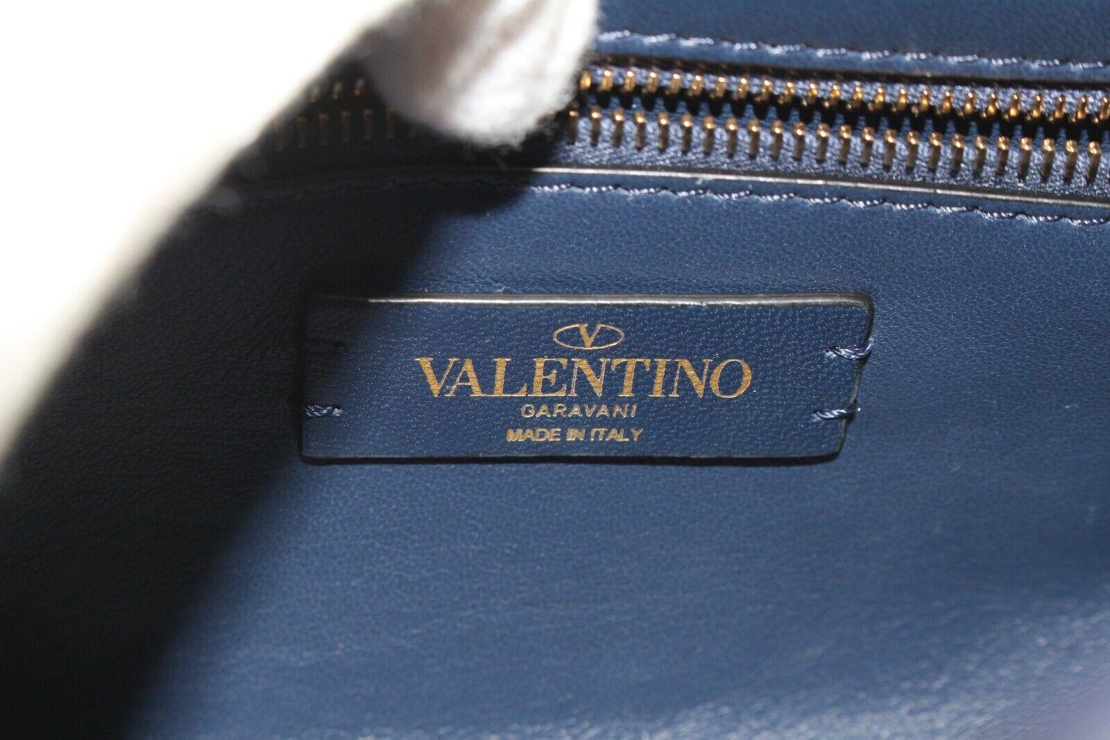 Valentino - Sac à bandoulière bleu marine matelassé avec clous romains et chaîne GHW 2VAL0407C en vente 5