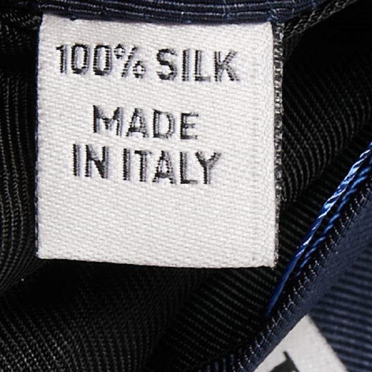Valentino Navy Blue Silk Tie In Good Condition For Sale In Dubai, Al Qouz 2