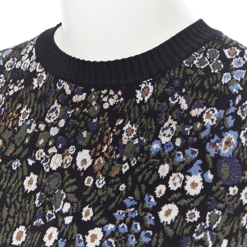 VALENTINO marineblaues Jacquard-Viskose-Polyester-Gemisch Strickpullover-Top S
Referenz: LNKO/A01252
Marke: Valentino
Designer: Pier Paolo Piccioli
Modell: Jacquard-Pullover
MATERIAL: Viskose, Polyester
Farbe: Marineblau
Muster: Floral
Hergestellt