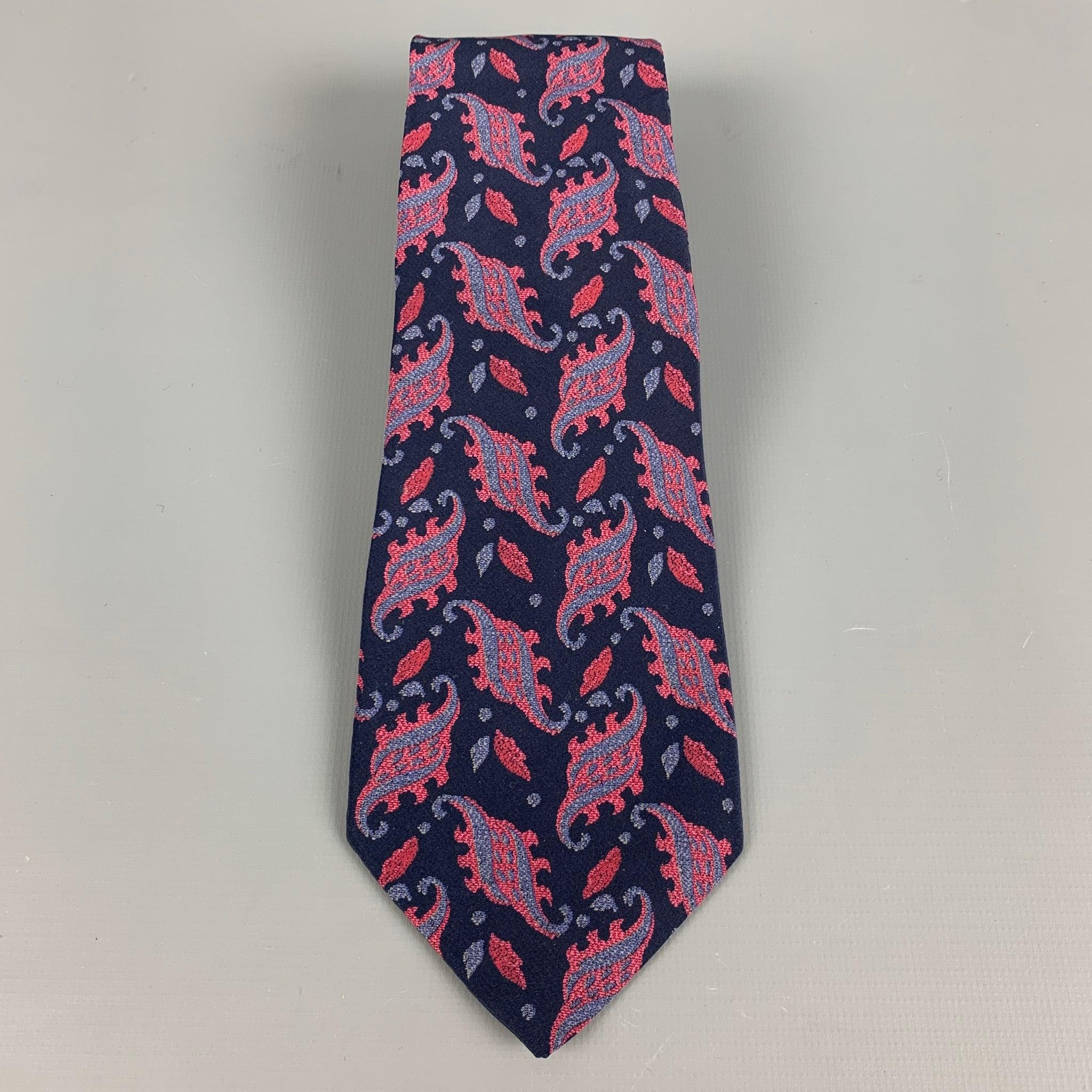 VALENTINO
necktie in a navy silk fabric featuring multi-color paisley print. Made in Italy.Excellent Pre-Owned Condition. 

Measurements: 
  Width: 3 inches Length: 59 inches 
  
  
 
Reference: 127789
Category: Tie
More Details
    
Brand: 