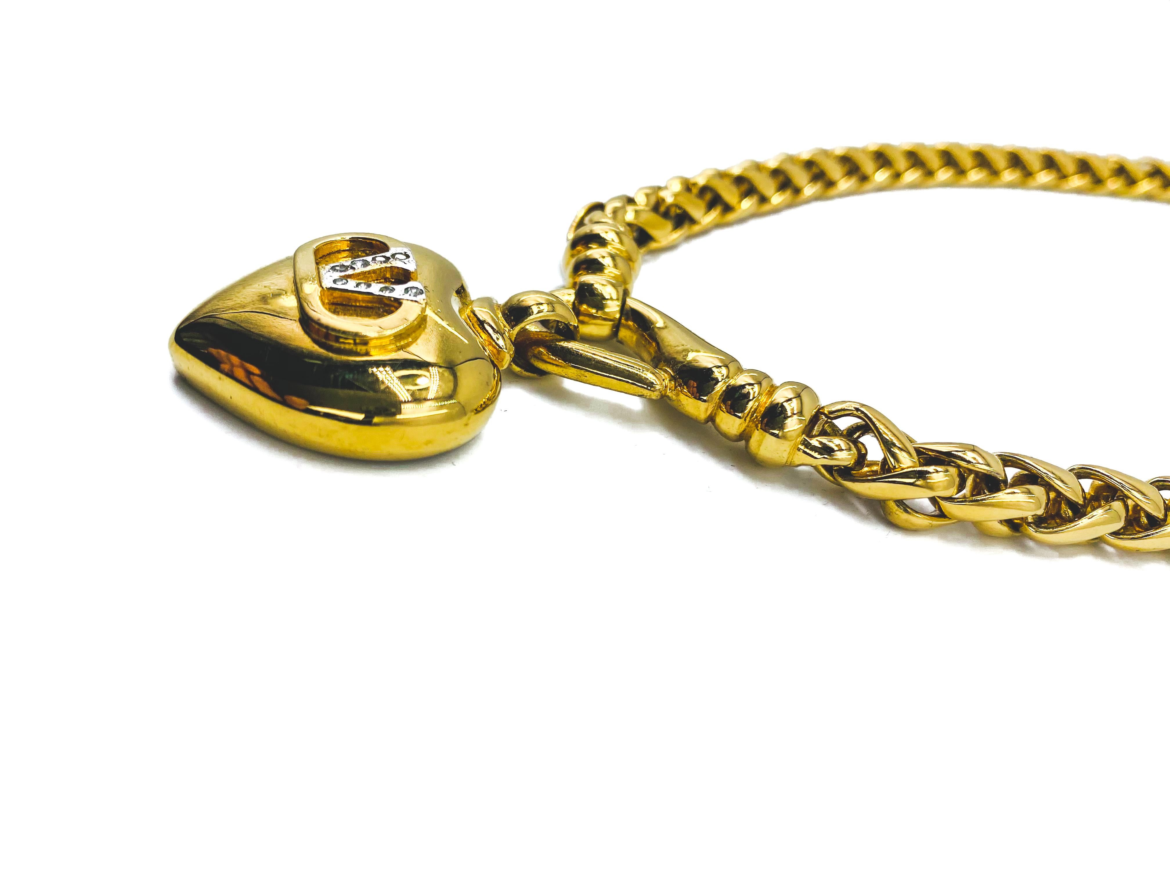 Valentino Vintage 1990s Chunky Heart Necklace

Stunning gold plated chunky chain necklace from the 90s Valentino archive

Detail
-Made in Italy in the 1990s
-Crafted from gold plated metal
-Chunky curb chain with large heart shaped pendant featuring