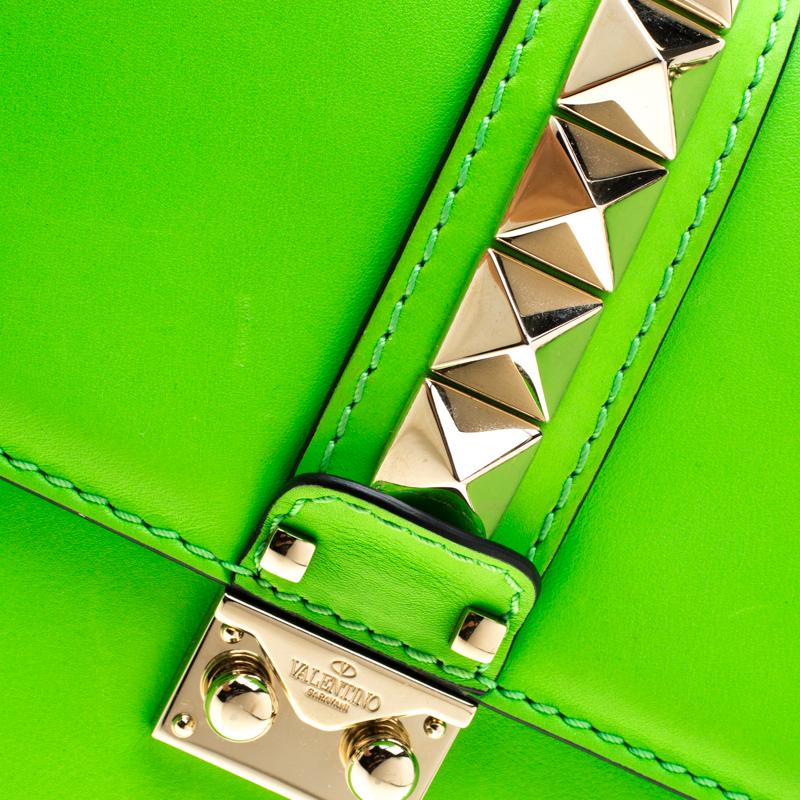 Valentino Neon Green Leather Rockstud Medium Glam Lock Flap Bag For Sale 3