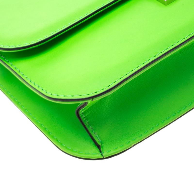 Valentino Neon Green Leather Rockstud Medium Glam Lock Flap Bag For Sale 5