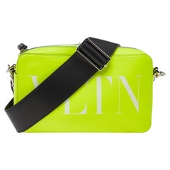 Valentino - Sac à bandoulière en cuir vert fluo VLTN