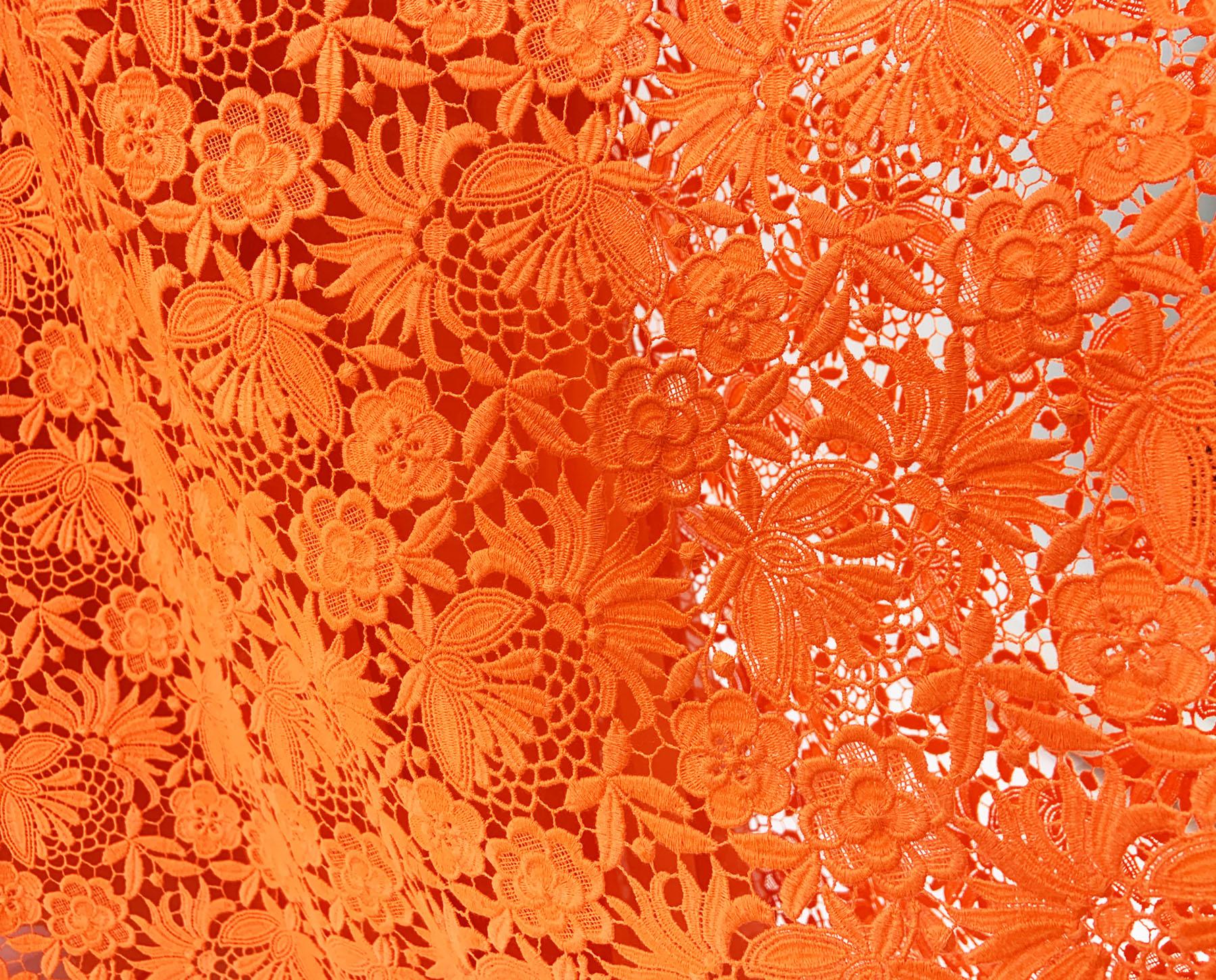 Valentino Neon Orange Lace Maxi Skirt Italian size 40 Excellent état - En vente à Montgomery, TX