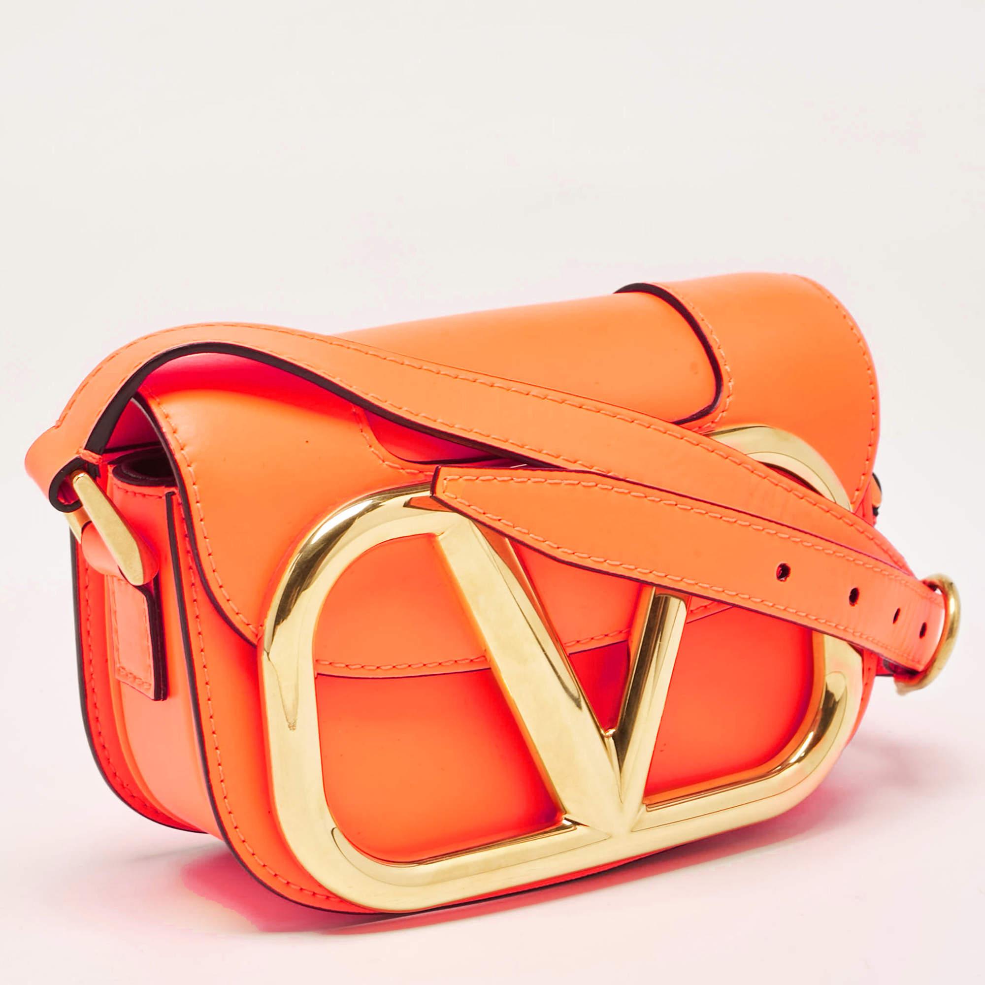 Valentino Neon Orange Leather Small Supervee Crossbody Bag In Excellent Condition In Dubai, Al Qouz 2
